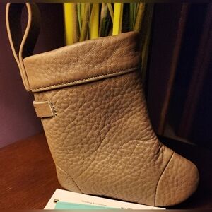 Olivine stocking small, NWT not attached